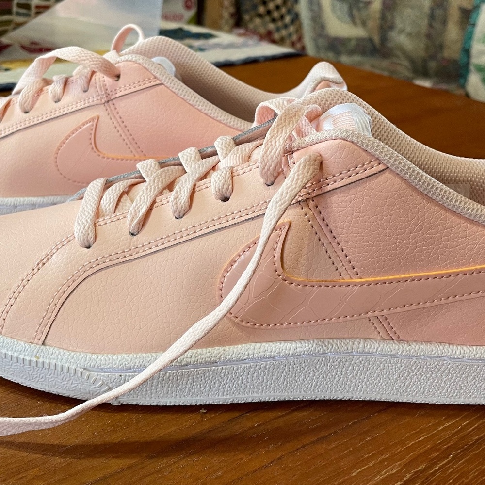 New Nike Court Royale Women's Size 9 Shoes Washed Coral